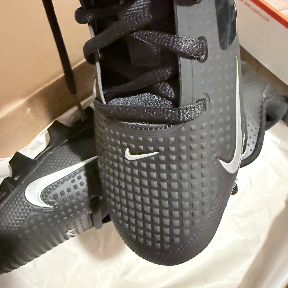 Nike Alpha Black and Silver Athletic Shoes - Picture 8 of 8